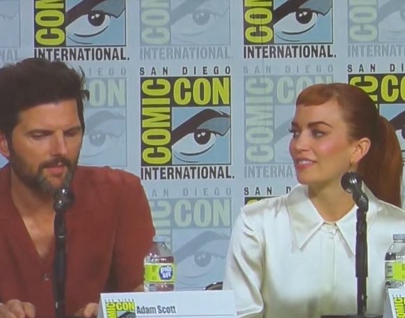 defianthellyna's tweet image. she’s regressing