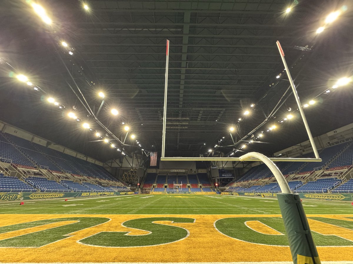 ryanmllr107's tweet image. Fun day today in Fargo running a hybrid indoor to outdoor session. 

No manual flipping from LPS to GPS during practice.

Just turn it on and go. 

Big thanks to @CoachKramerNDSU for the hospitality!

#gobison