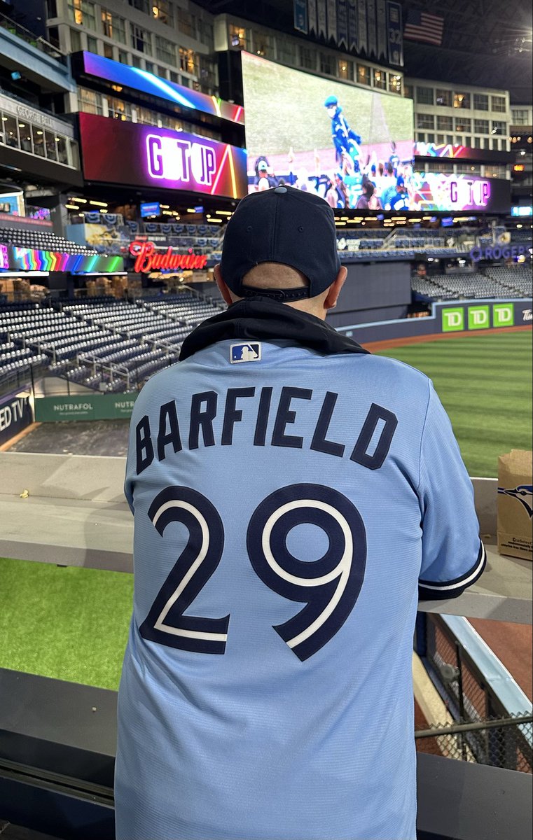 PeeJay18's tweet image. Taking in game 5 at Rogers Centre.  Loving the vibe for the watch party and have a suggestion for a @BlueJays great to throw the first pitch in game 6 or 7.   

@JesseBarfield29 
#WorldSeries 
#thedome