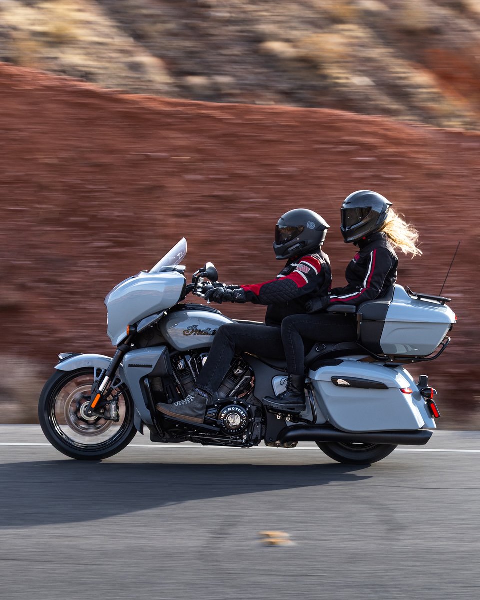 indian_japan's tweet photo. #RoadmasterPowerPlus が、アメリカンVツインのツーリングを新しい次元へ。力強さと軽やかさを両立した、まったく新しい走りの体験を届けます。 #インディアンと遊ぼう #インディアンで遊ぼう https://t.co/VyIaQuBB5i https://t.co/FKhU4v8Gvb