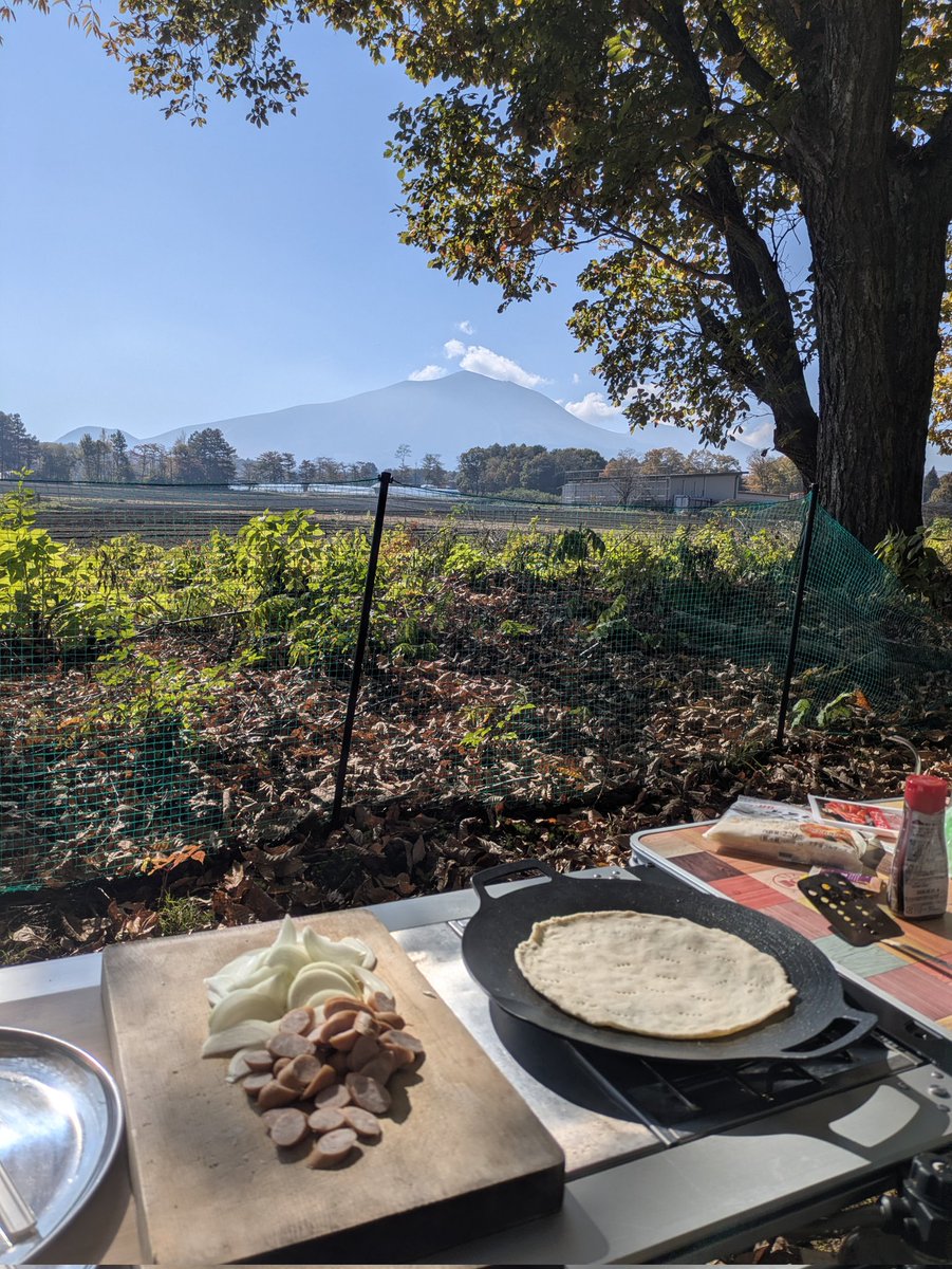 sasshiko's tweet image. ピザ焼くよー😆🙌
暖かくて気持ちいい🎶
#北軽井沢フリーサイトベース