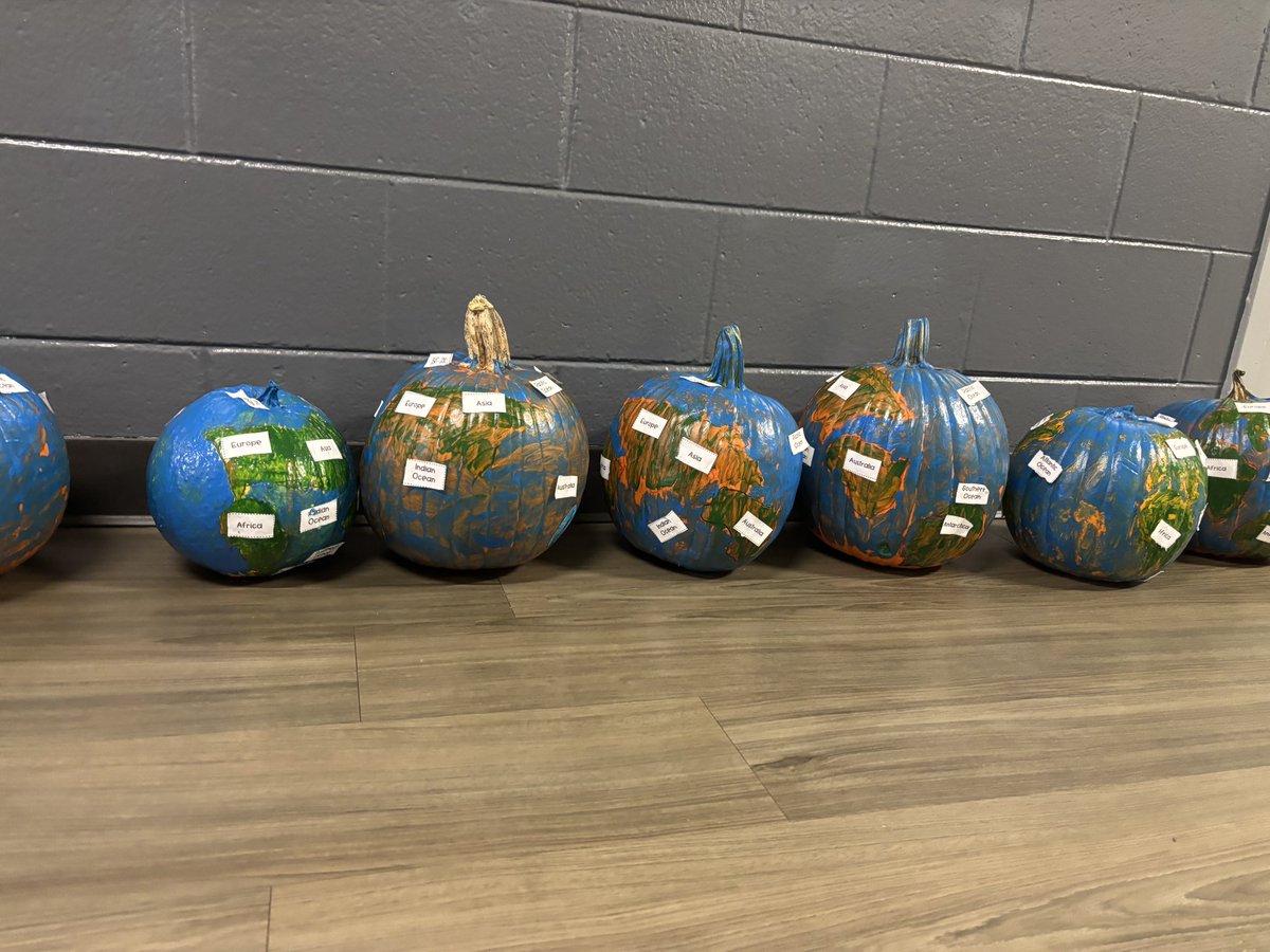 mrsjgehrke's tweet image. Geography meets creativity in 3rd grade! Students labeled continents and oceans while turning pumpkins into mini-globes. Hands-on learning mixed with some Halloween fun this week! 🎃 #theHeARTofExcellence @DrMarkJGonyea @TFAA_Rams
