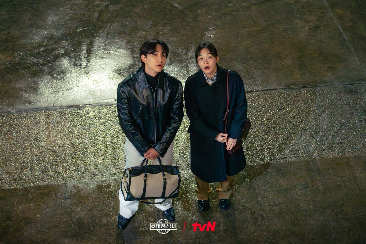 영어 PT도 떨지 않고 수출까지 성공한 태풍X미선!
상사맨 듀오 태풍X미선이 왜이리 기특해 (˶ᵔ ᵕ ᵔ˶)
두 상사맨의 눈부신 성장✨ 본방사수로 함께 해❤

[토일] 밤 9:10 방송ㅣtvN
#같이달려tvN #태풍상사 #Typhoonfamily
