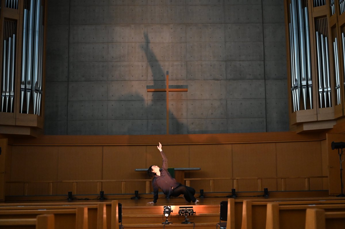 朗読会『#葉葉葉』
-わたしはあなたか-

𓂃𓈒𓏸

⛪️10/30(木) 14:00公演
ロビー開場：開演の45分前
客席開場：開演の30分前

当日券あります🎟️
※事前抽選制となりますので、
お申込方法は公式HPをご確認ください。

公演グッズはロビーにて販売します📗

🔗公式HP
aoi-stage.jp/bababa_reading/