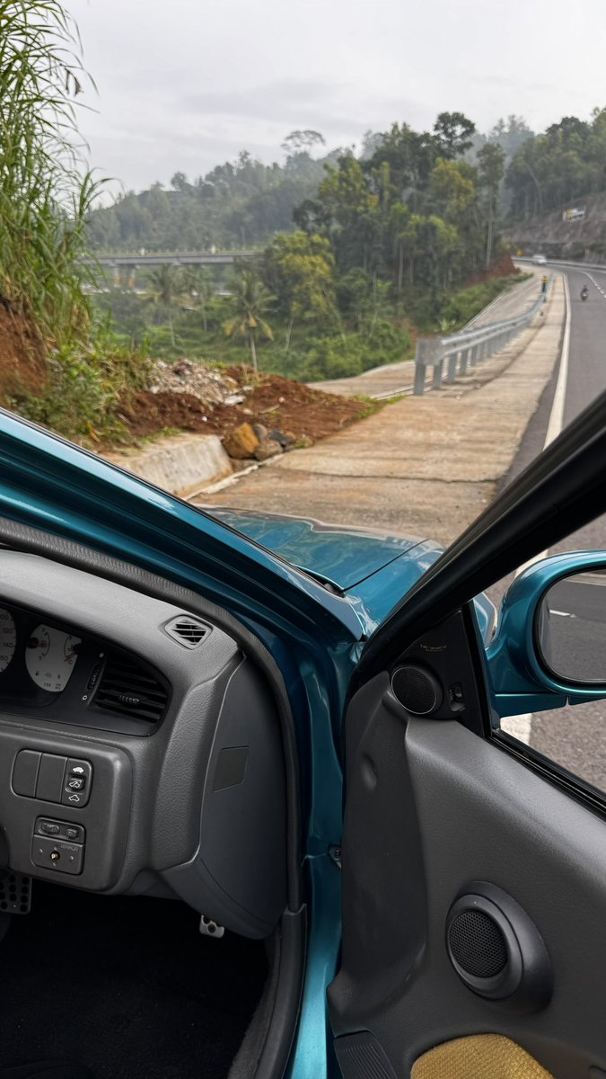 JimutJDMjogja's tweet photo. Teal green honda civic eg6 😍 https://t.co/GeCJ3oDiwf