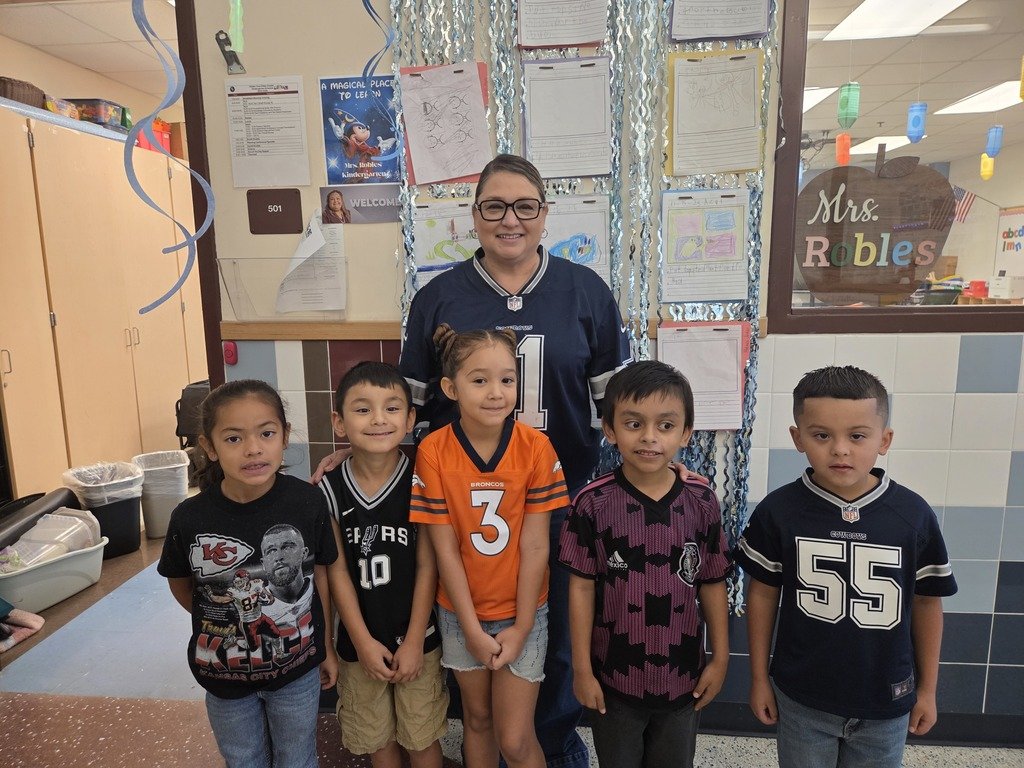 swisd_hcsa's tweet image. Students Teaming Up Against Drugs! 

#SWISDHEROS #RootedHiddenCove #RootedSWISD