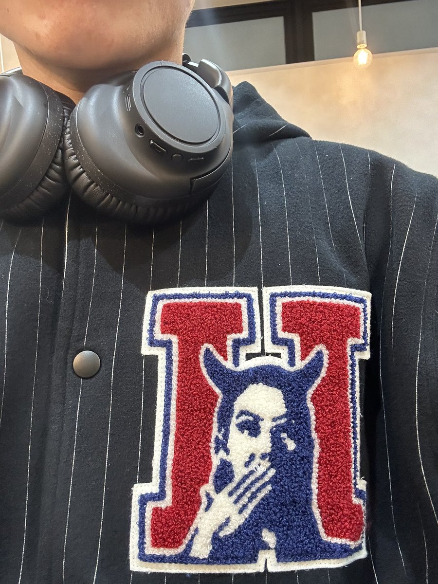 koki_1159's tweet photo. ふらっと寄ったhysteric glamourで一目惚れしてしまい即買い。服の質感、デザイン、着心地が完璧！ https://t.co/sfJCPXO4SX