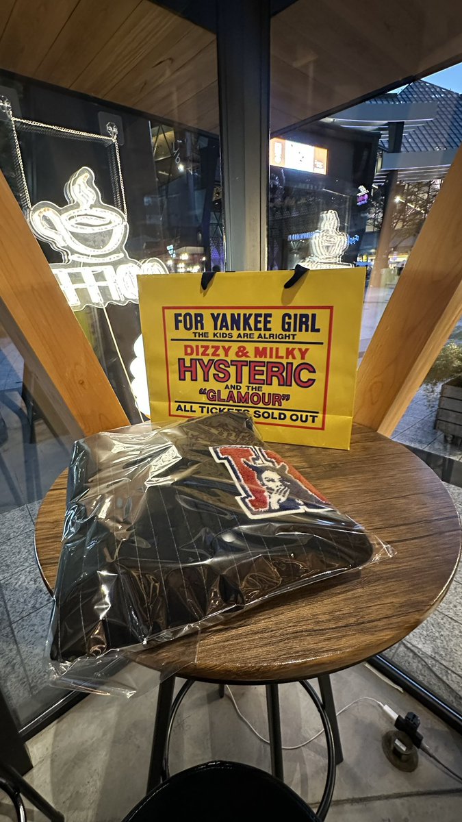 koki_1159's tweet photo. ふらっと寄ったhysteric glamourで一目惚れしてしまい即買い。服の質感、デザイン、着心地が完璧！ https://t.co/sfJCPXO4SX