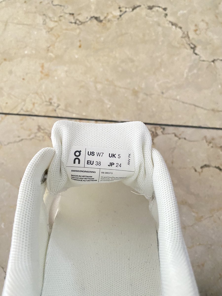 studienn's tweet image. wts oncloud 5 undyed white UK 38, belum dipake sama sekali, dijual karna kegedean 🥲 DM for price (nego aja pls mau jual cepet)
📍Semarang, Jateng

wts wtb oncloud 5 semarang