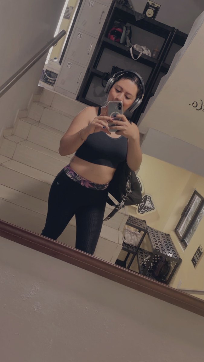 anasantos2906's tweet photo. Ya solo quiero hacer dinero, resultados en el gym y paz mental. https://t.co/E2kcl2m60s