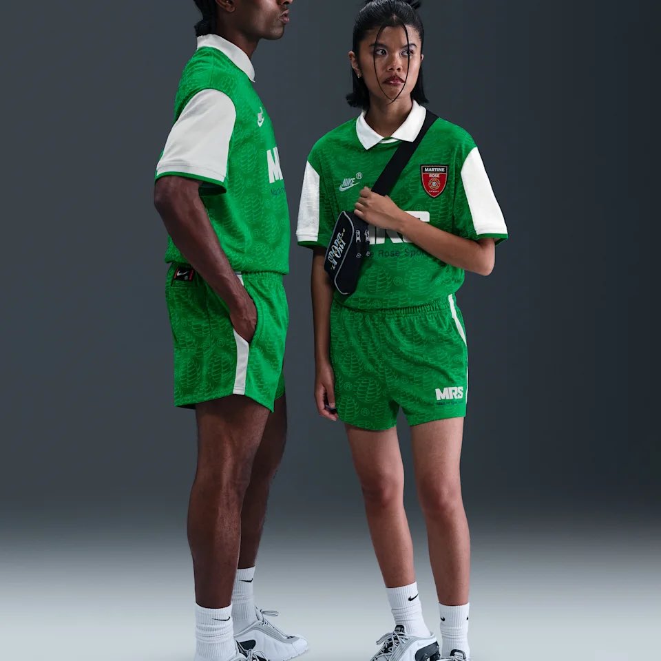 gotemonline's tweet image. Ad: Men&apos;s Football Shorts Nike x Martine Rose Sport

📝 Dropping on (10/30) at 10 AM EST / 7 AM PST for $115.00 via @nikestore

🔗 bit.ly/4nscCNY