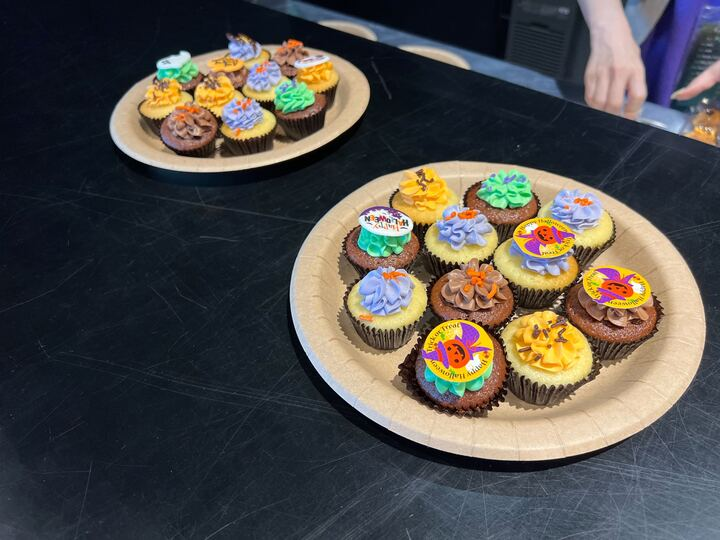 ayu_nkoba's tweet photo. #FOUNDConf2025 お疲れ様でした!
これはお弁当とカップケーキとどら焼き!
帰り際にお弁当をもらっていっていただいた方々ありあございました! https://t.co/I0jrktv5P9