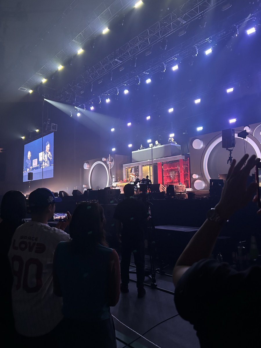 n_eo0115's tweet photo. ちゃりたつき武道館
The one最高に楽しかった🥲💭💕💕💕 https://t.co/hblpi8kxN4