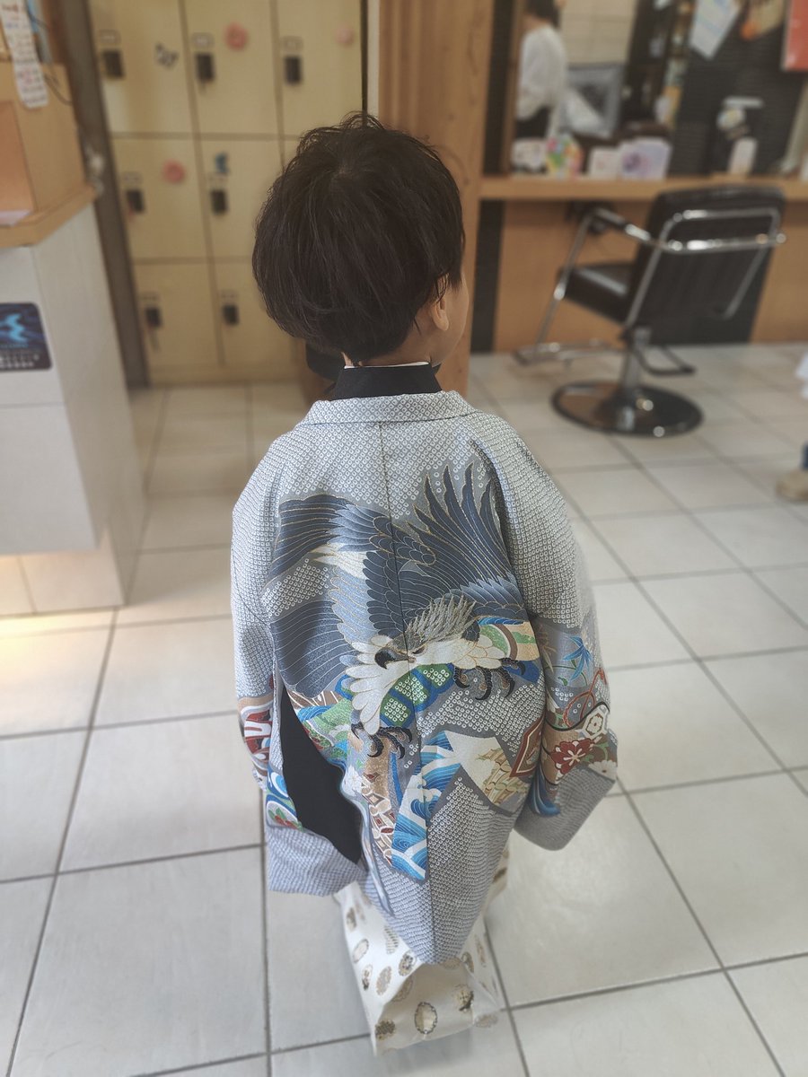 13Andagain's tweet image. アメブロを投稿しました。
『七五三男の子ソフト波ウェーブヘアアレンジ袴着付け』
#アメブロ
#着付け ameblo.jp/andblog/entry-…
