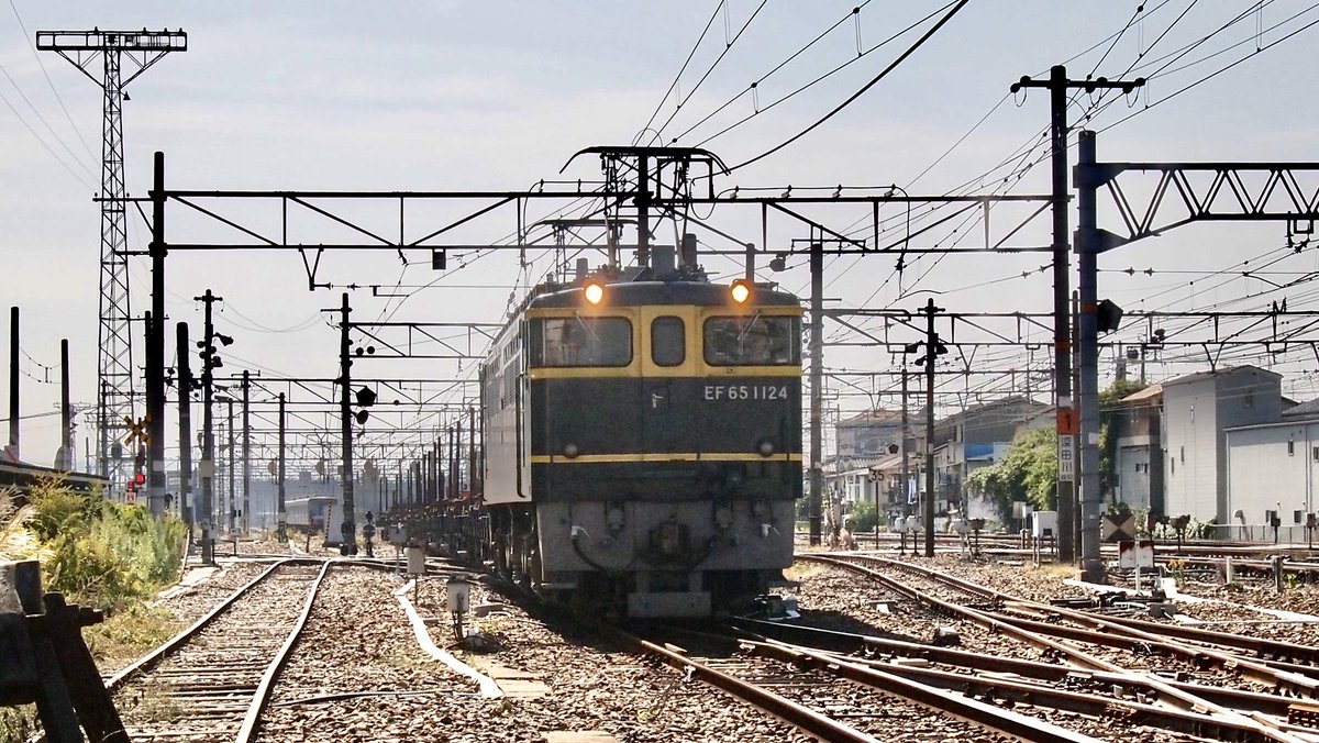 zoomingm7's tweet image. ご近所でのEF65おっかけ(*´∀｀)＊ 
07/10/30（木）配7992レ　梅小路配給
EF65 1124

ムコソ出発

#下関機関区
#PF
#トワイライトカラー
#トワ釜
#ブルトレ世代
#ゆる鐡