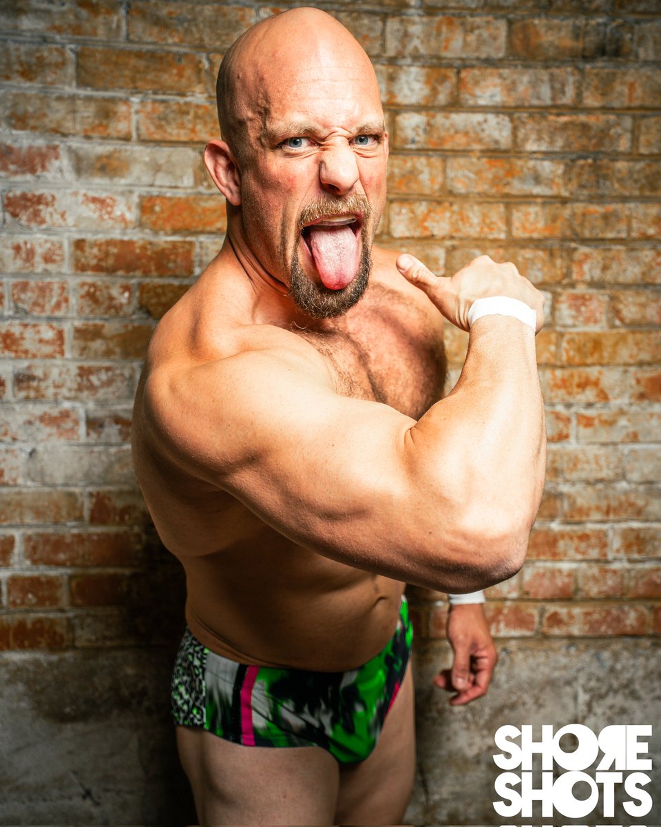 Royce Isaacs • ロイスアイザックス (@royceisaacs) on Twitter photo The swift chancellor
Flex the white gold tarantula The swift chancellor
Flex the white gold tarantula