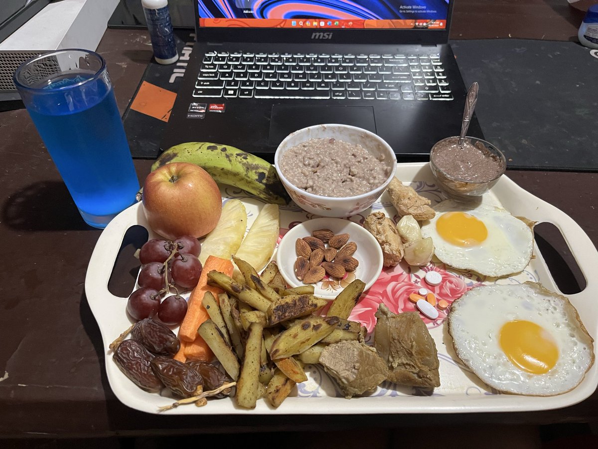 Thanks to almighty 🫶 for the food.

Today's breakfast 🍽️ 

- Chicken breast
- oats 🥣
- Creatine 
- Potato 🥔 
- Fruits 🍇 
- egg 🍳 

30 October 2025 

Day 82 of bulk 
#AnimalBased #Diet #Bodybuilding #Lean #breakfast #carnivore #CarnivoreDiet
