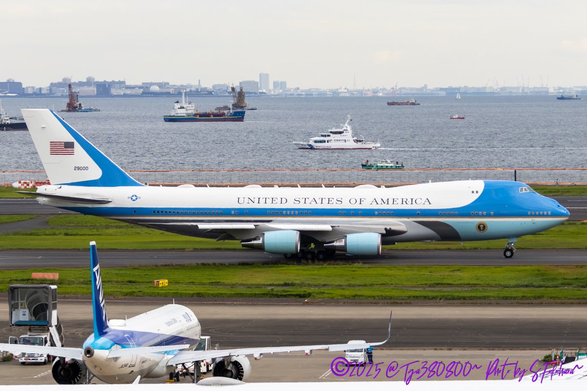 Tga380800's tweet photo. 2025.10.29@HND
メラメラだったりするのもありますが…😅
エアフォース1の離陸時の写真😀
#VC25A #AirForceOne #エアフォースワン
#HND #TokyoInternationalAirport #羽田空港 #東京国際空港 #RJTT https://t.co/751djCeRSz