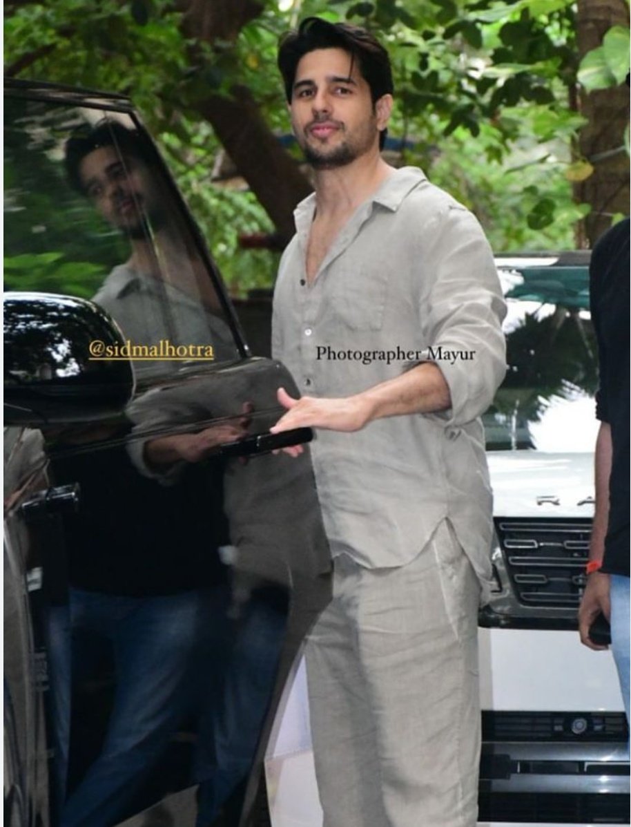 Lakshay_25_'s tweet photo. What if!!!
Makers of VVAN will choose this look!
#SidharthMalhotra
#Vvan https://t.co/MXdEnTRjlC