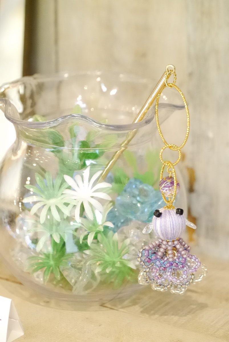 suzu_empyrean's tweet image. オープンから
展示会に来てくださるお客さまと
とても楽しい時間を過ごしています☕️✨

金魚ちゃんのパニエのようなおヒレや
ワイヤーに糸を巻いた藤の蔦など
文字で伝えきれていない部分まで
お話きいてもらえて嬉しいです🥹🫶🏻

𓊆個展開催中𓊇
🍁10/30(木)〜11/3(月)
☕️12:00~18:30
🏠@Lupopo_cafe