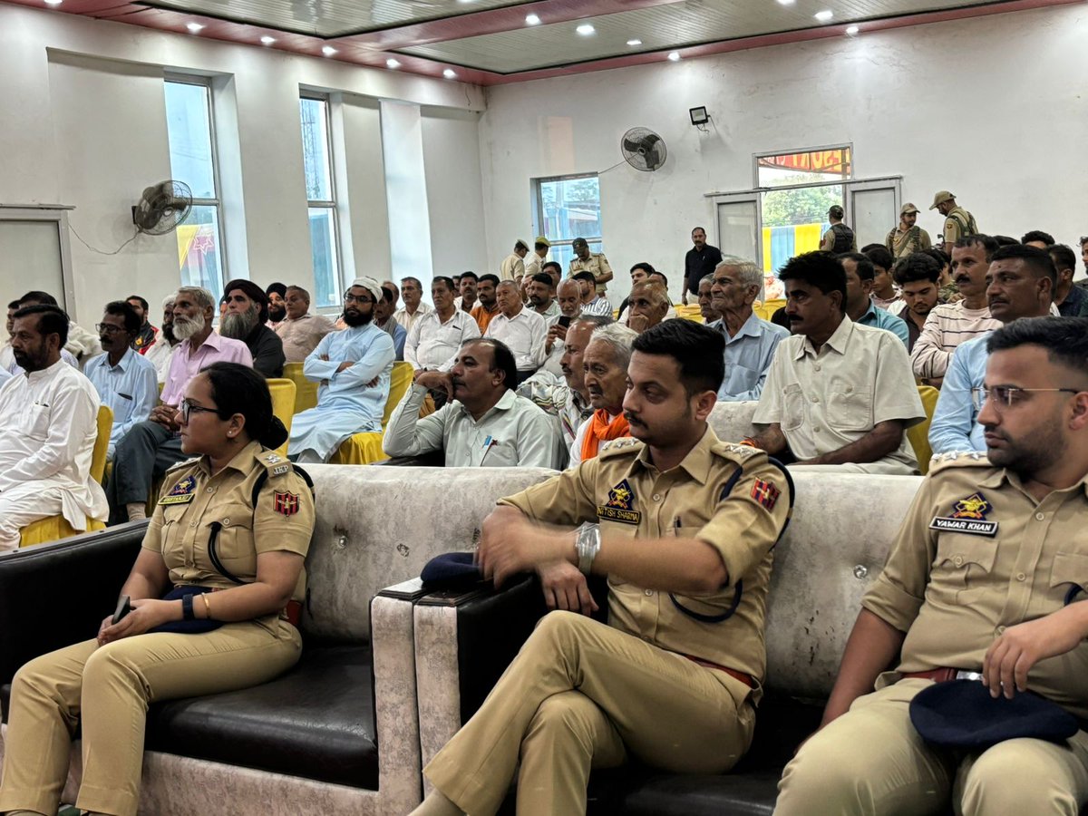 J&amp;K POLICE KATHUA ORGANIZED THANA DIWAS AT SHERPUR  AREA OF PS HIRANAGAR.
<a href="/ZPHQJammu/">Zonal Police Media Centre- Jammu Zone</a> <a href="/JmuKmrPolice/">J&K Police</a> <a href="/DigJsk/">DIG JSK Range Jammu</a> <a href="/mohita_ips/">Mohita Sharma</a>