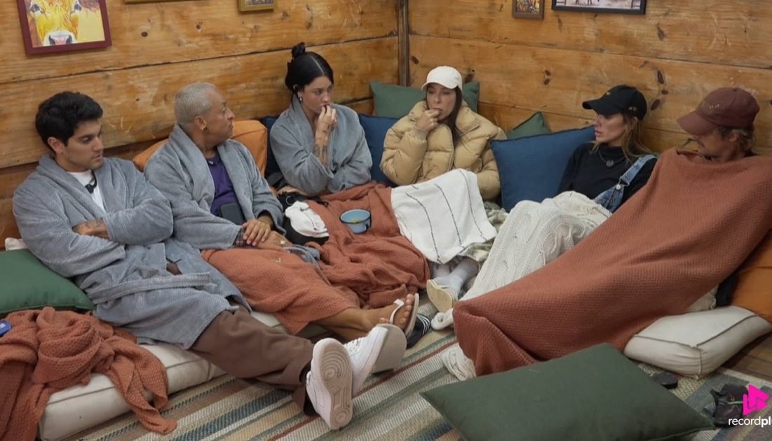 itolindoo's tweet photo. A foto que a gente vai deixar em preto e branco. #AFazenda17 https://t.co/Mv5DEjIaS3