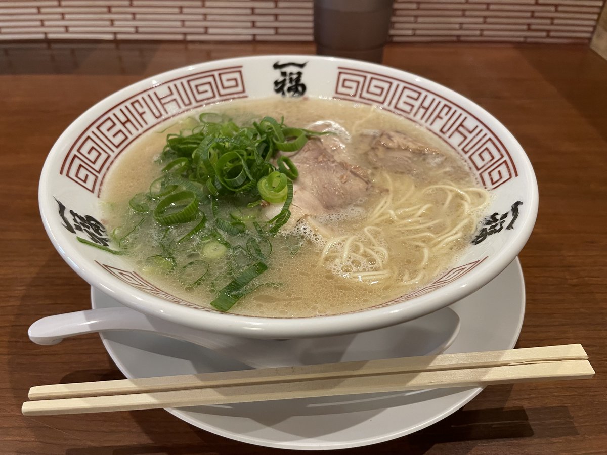 hiro_n04's tweet photo. 立地が悪くていつも素通りしていたラーメン屋さんに入ってみたら美味しかった🍜 https://t.co/SSAiDAKg8l