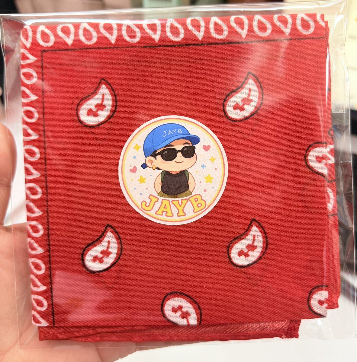 gubgibggq's tweet photo. ฝากมารับ GIVEAWAY กันด้วยนะคะ
เนื่องจากซื้อสีแดงมาตามตรีมคอนล่วงหน้า เลยต้องออกมาแจก ขอคนไม่ดราม่านะค่ะ ตั้งใจเตรียมไว้แล้วจริงๆ อยากแจกค่ะ แจกวันละ30 ชิ้นค่ะ 

ผ้าผูกเอว,ผ้าผูกหัว

📅Date : November 1,2, 2025

#TAPE_RE_LOAD_FINALE_BKK 
#JAYB https://t.co/wpWw0dR8Vz