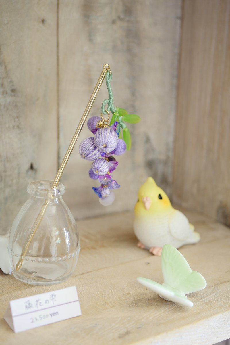 suzu_empyrean's tweet image. オープンから
展示会に来てくださるお客さまと
とても楽しい時間を過ごしています☕️✨

金魚ちゃんのパニエのようなおヒレや
ワイヤーに糸を巻いた藤の蔦など
文字で伝えきれていない部分まで
お話きいてもらえて嬉しいです🥹🫶🏻

𓊆個展開催中𓊇
🍁10/30(木)〜11/3(月)
☕️12:00~18:30
🏠@Lupopo_cafe