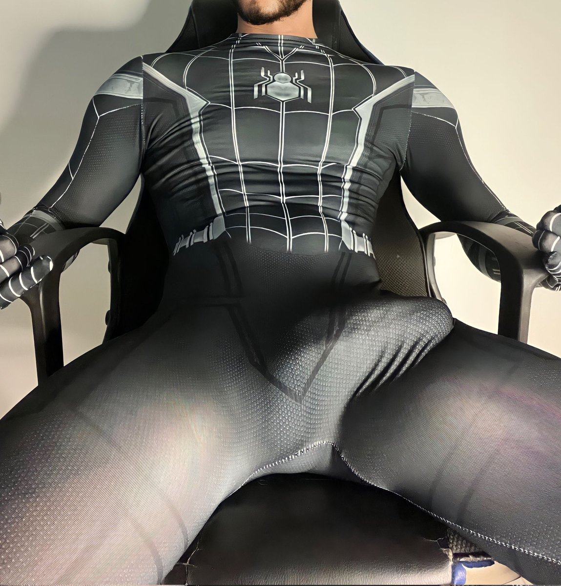 uncatct's tweet photo. Happy Halloween https://t.co/dl7dPiv0Kf