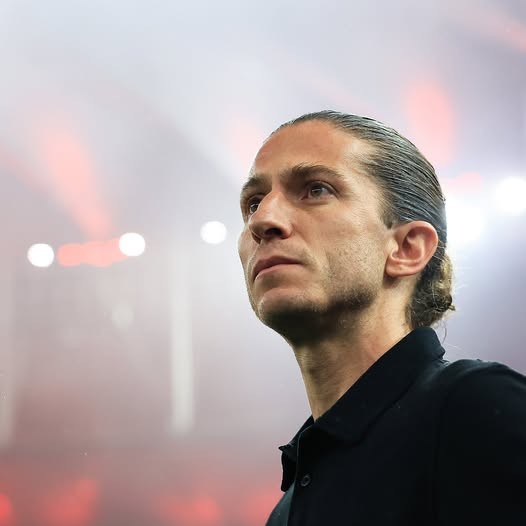 VSportsTM's tweet image. ⚽️Se retiró en diciembre de 2023
⚽️Agarró la Sub 17 de Flamengo en enero de 2024
⚽️Pasó a la Sub 20
⚽️Conquistó la Intercontinental en esa categoría
⚽️Se convirtió en DT del 1° equipo
⚽️Campeón de Copa y Supercopa de Brasil
⚽️Ganó el Carioca vs. Fluminense
⚽️Derrotó a Chelsea y…