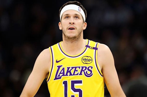 AUSTIN REAVES SEÑORAS Y SEÑORES🔥🔥
Y ALGUNOS LO QUERÍAN TRASPAR, SE HACE CARGO DEL EQUIPO SIN LUKA Y BRON, Y VA 2-1 SIN ELLOS