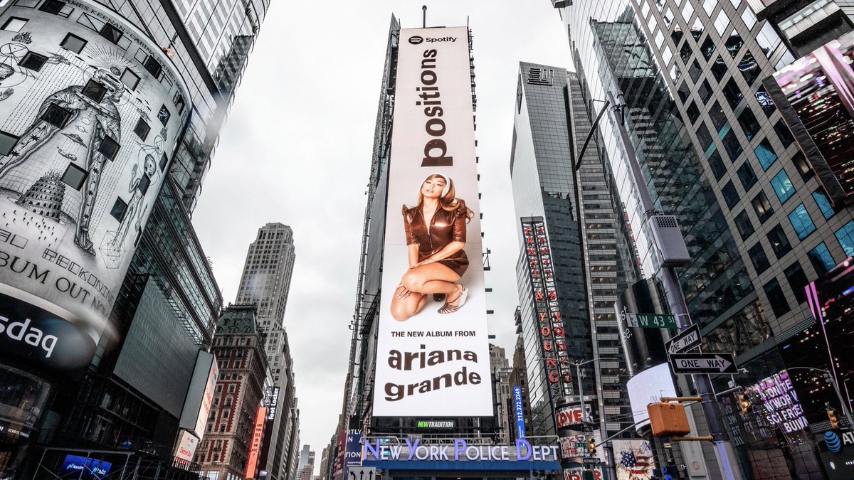 hourly ariana tweet media