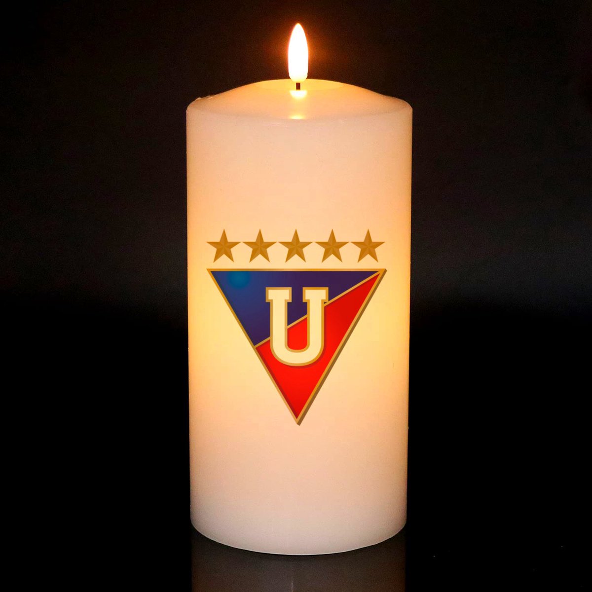 Antes de descansar vamos todos a compartir esta velita para que mañana en el partido ilumine a nuestros jugadores, que le de inteligencia al cuerpo técnico y que todo el Mundo Liga pueda tener una alegría. 

Amén, Fav y RT