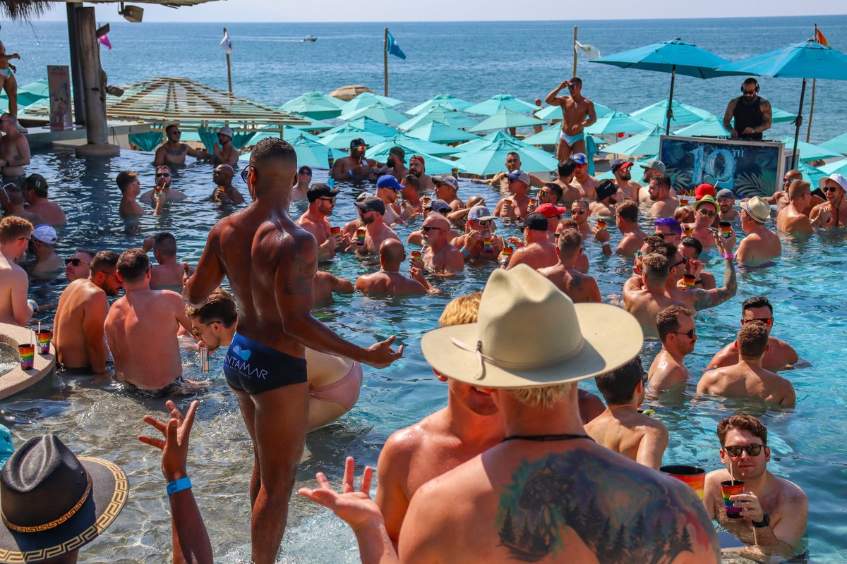 "Good tunes, great company, and endless summer vibes—dance your heart out at Mantamar! 🏖️🎉"

More Info: 📞 +52 322 222 6260
Reservations: bit.ly/reserve-mbc

#GayTravel #PuertoVallarta #Mantamar