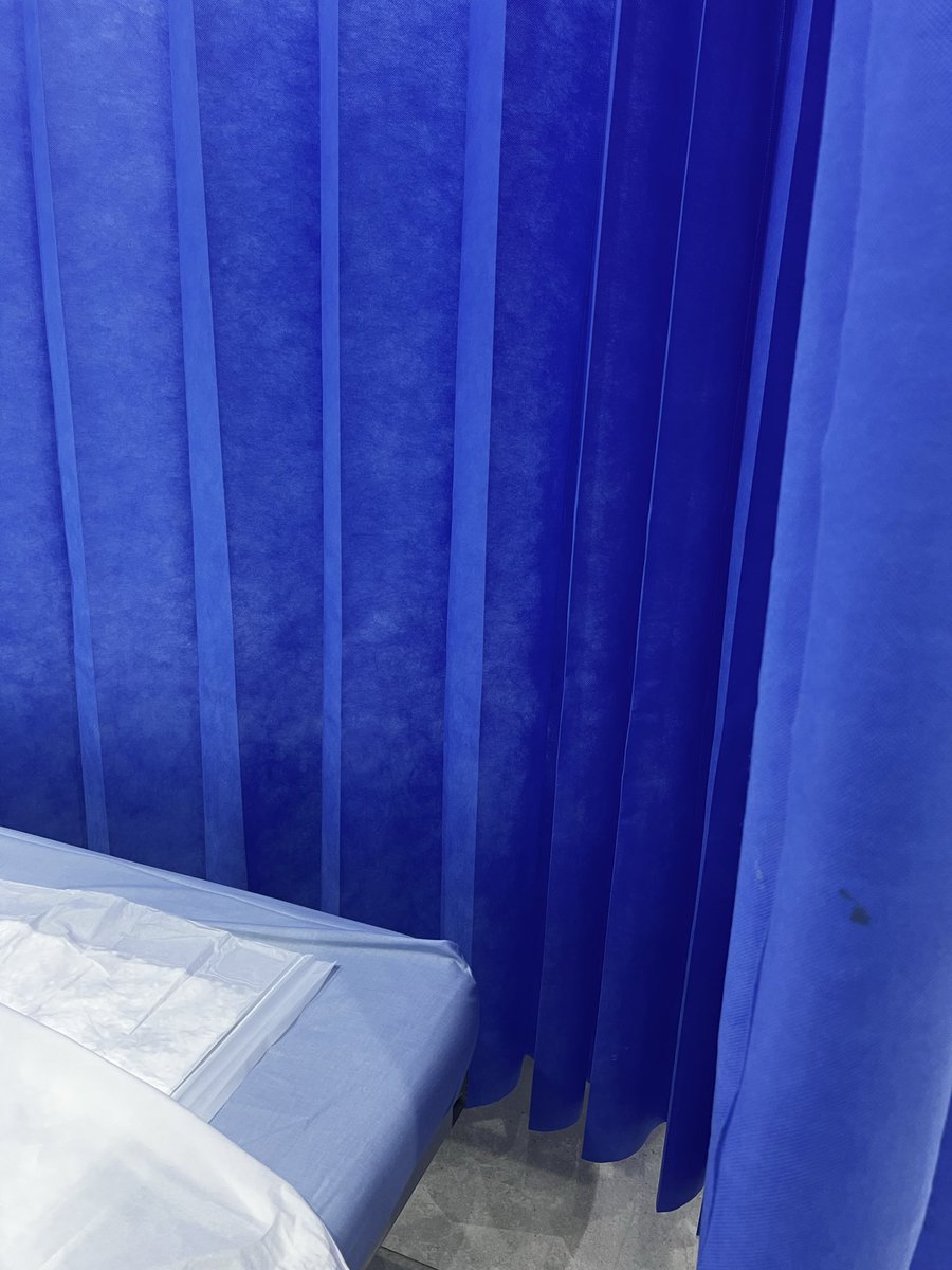 وجهة نظر ..
يُعاد تنظيم الطالبات في الفصول هذه الفترة بحيث يصبح لكل طالبة طاولة وكرسي ومتباعدين بقدر المستطاع .. إلى أن ينتهي موسم الأنفلونزا .. المجموعات تزيد من انتشارها 🍃
الله يشفي كل مريض❤️‍🩹