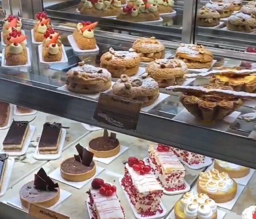 #DublinGalleryWeekend - Join Yanny Petters at 10:30am, Sat 8 November 2025 at #OlivierCornetGallery for a talk from the artist about her glass painting. A free event sponsored by Parnell Street Bakery and The Castle Hotel, Dublin.

dublingalleryweekend.ie/gallery/olivie…

<a href="/The_CastleHotel/">TheCastleHotel</a>