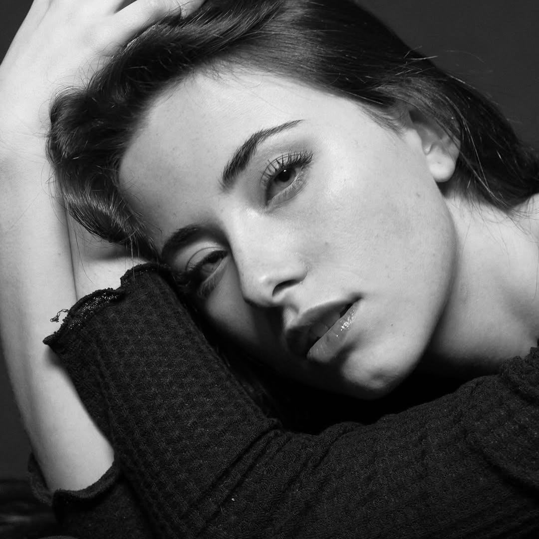 Clickche1's tweet image. ✅Desde Clickche contamos con grandes talentos que confían en nosotros diariamente.

En este caso Ane Rot, una gran artista conocida por sus papeles en series como ¨Élite¨ o el ¨Club de los lectores criminales¨.