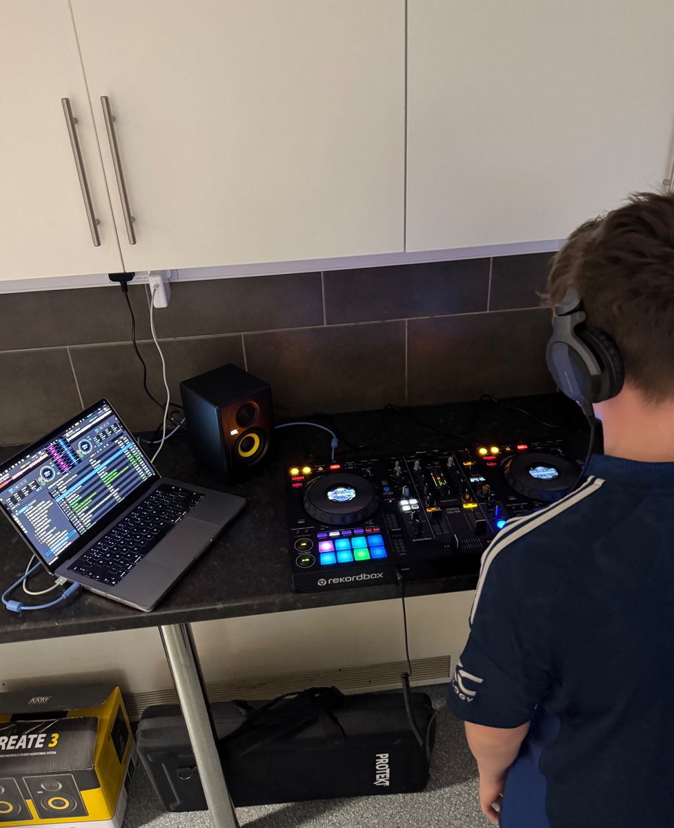 DJ Methodz tweet media