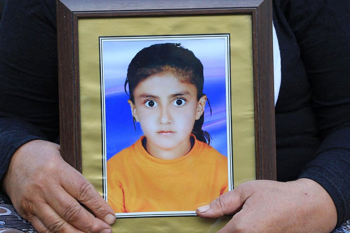 Post_Bizimkiler's tweet image. Konya Ereğli Hapishanesi, Lice’de karakoldan atılan havan mermisiyle katledilen Ceylan Önkol’un fotoğrafını “örgütsel propaganda” gerekçesiyle tutuklu kuzeni Ferhat Önkol’a vermedi.!
➖Ceylan Önkol, katledildiğinde 12 yaşındaydı. Geçen 16 yılda tek bir fail bile yargılanmadı.!