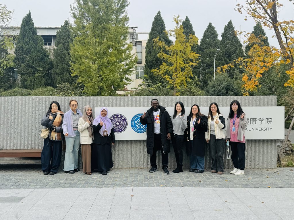 I am elated to have met one of the leading Extraordinary professor  (Professor Zhang  linqi) in vaccine technology in the world !! Our discussion focused on expanding his collaboration in vaccine technology to Uganda 🇺🇬!! <a href="/DrMusenero/">Dr. Monica Musenero Masanza</a> <a href="/BusitemaUni/">Busitema University</a> <a href="/STIsecretariat/">Science, Technology and Innovation Secretariat🇺🇬</a> <a href="/Tsinghua_Uni/">Tsinghua University</a>