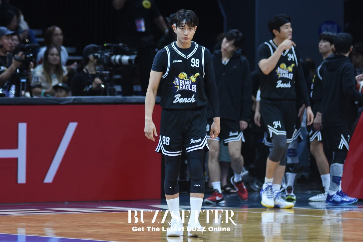 buzzsetter_'s tweet photo. More glimpses of our unstoppable captain, Choi Minho. 🔥 No one commands the court quite like him 🏀 #BENCHShootOfAsia 

More photos: https://t.co/Y2N88KAhdY

Presented by @benchtm 
#SHINee #Minho https://t.co/ffun9FyAI1