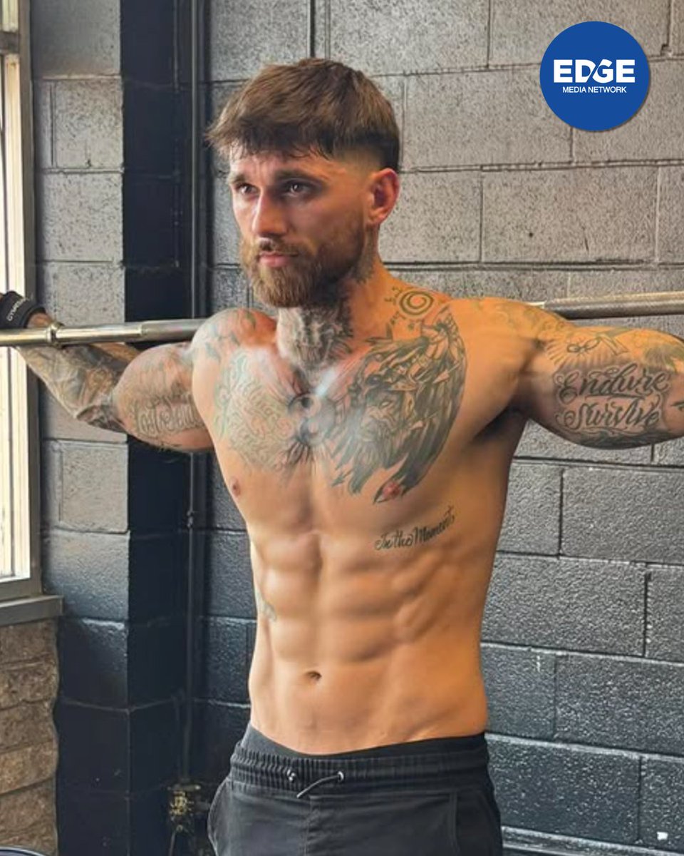 EdgeMediaNet's tweet image. Bones on bones, smirk for days. Read: ow.ly/uo4n30sQPvZ — Sean Bell’s shoot is Halloween-coded but year-round dangerous, the kind of image that makes our scroll get very slow and very respectful. It’s camp, it’s carnal, it’s cute. Peek if you dare. #SeanBell