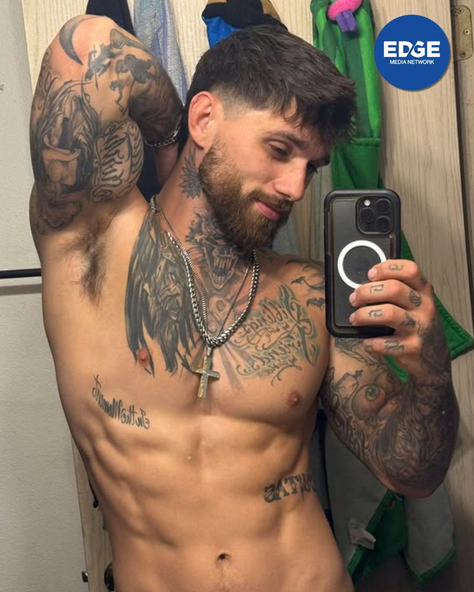 EdgeMediaNet's tweet image. Bones on bones, smirk for days. Read: ow.ly/uo4n30sQPvZ — Sean Bell’s shoot is Halloween-coded but year-round dangerous, the kind of image that makes our scroll get very slow and very respectful. It’s camp, it’s carnal, it’s cute. Peek if you dare. #SeanBell