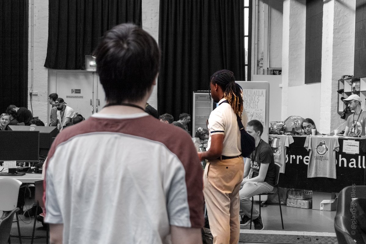 plainSightBless's tweet image. The Stand user could be anyone...

The Stand user: