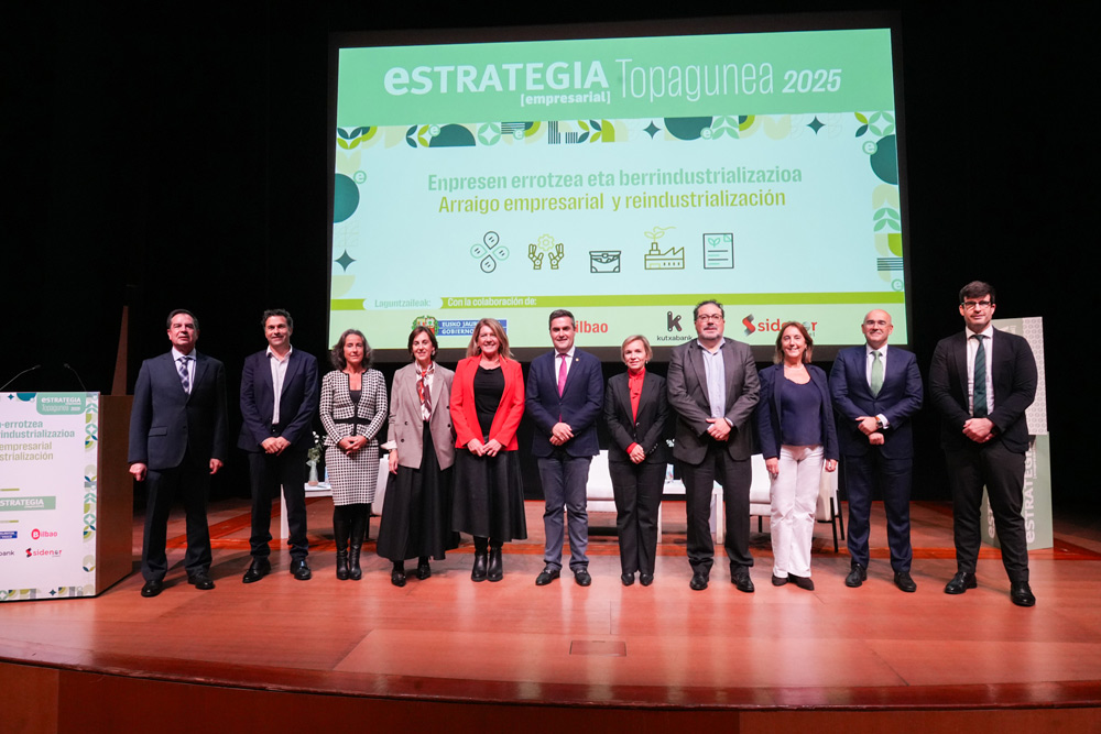 Estrategianet's tweet image. #Euskadi aboga por el #arraigo y la #reindustrialización para abordar su transformación económica 
#ESTRATEGIATopagunea2025 aborda dos cuestiones claves para la economía vasca, la reindustrialización y el arraigo empresarial
tinyurl.com/5b4jazyz