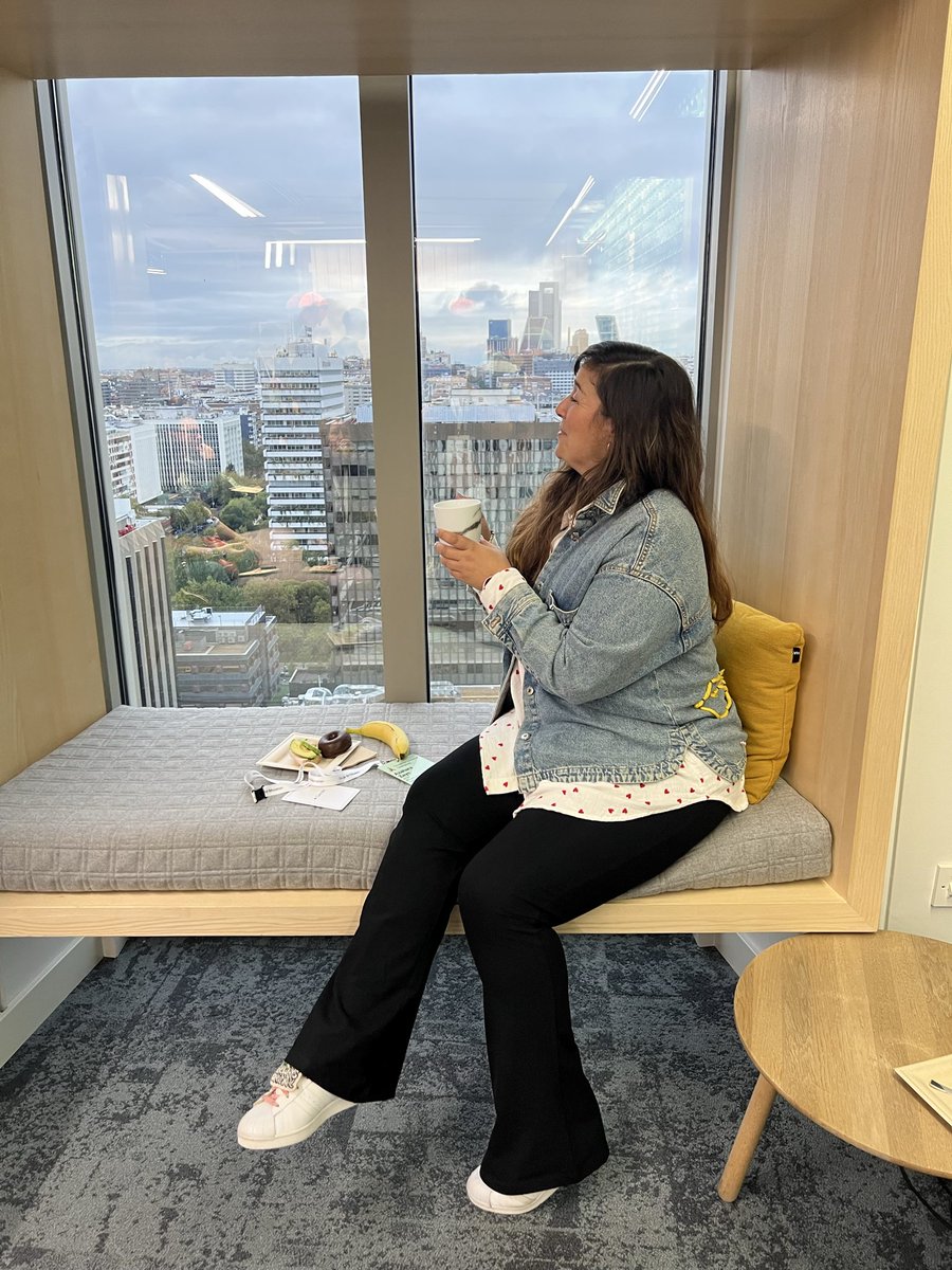 azaruski's tweet photo. Today! In Picasso Tower at the Google offices. Gemini breakfast and learn team. What else? 😉❤️

#googlechampions #Madrid @GoogleES @GeminiApp @GoogleForEdu https://t.co/zxFOqvUPie