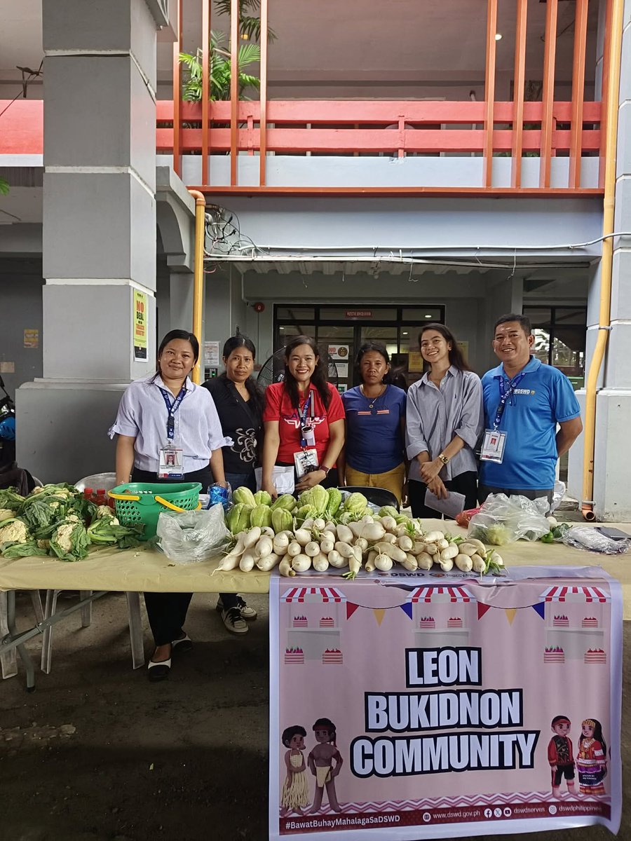 dswdfo6's tweet photo. DSWD6 showcases locally products of IPs from Iloilo, Guimaras 
@dswdserves

https://t.co/xGdqG5ThUN

#BawatBuhayMahalagaSaDSWD https://t.co/cJGAbwGXH9