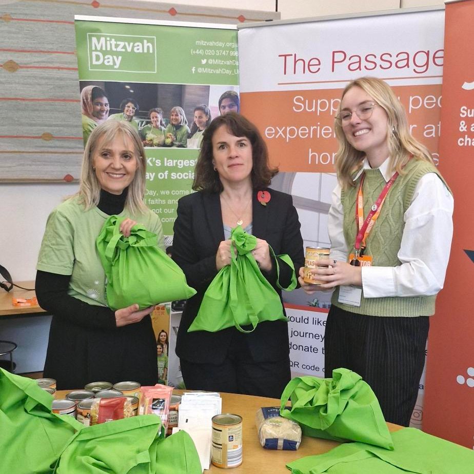 JLC_uk's tweet photo. .@MitzvahDay does incredible work promoting Jewish social action &amp; interfaith. We were pleased to join yesterday's parliamentary drop in with Mitzvah Day founder Laura Marks, @BoardofDeputies and @PassageCharity. https://t.co/m0gkw6wEdC