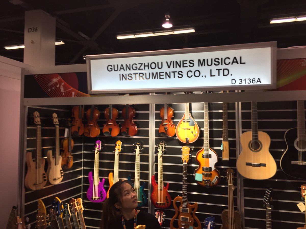 RickenRich's tweet image. @bonesaux 
From the #NAMMshow 2019 in Anaheim, I took these photos of the Chinese Seller of these Rickenbacker Knockoffs.
As RIC legally protects their Trademarks &amp;amp; is a long standing NAMM member, I believe these illegal copies were subsequently not so blatantly displayed